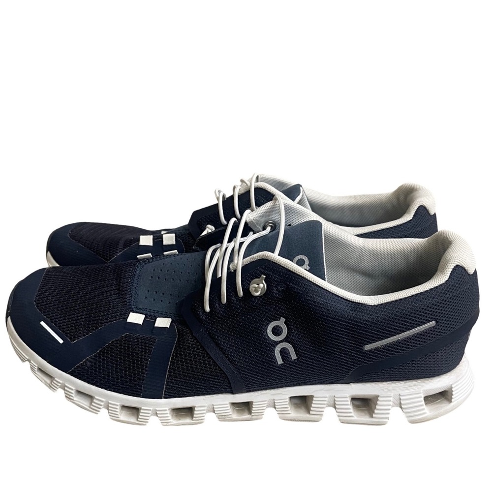 On Running Cloud 6 Navy White Mens 8.5 Low Top Speed Lace Sneakers Running Shoes